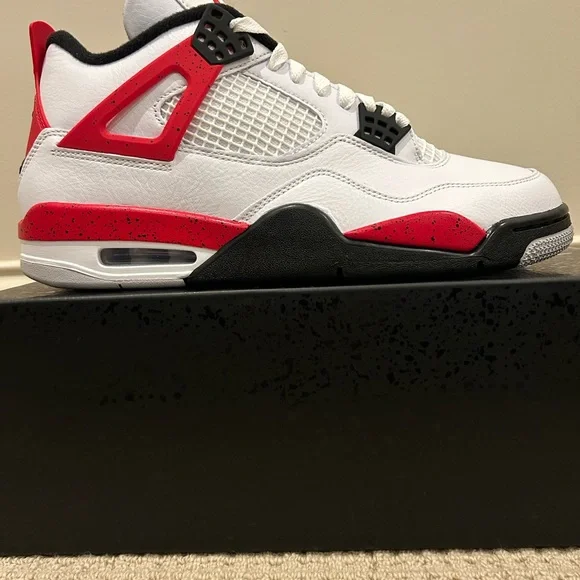 JORDAN 4 RED CEMENT SIZE 10.5